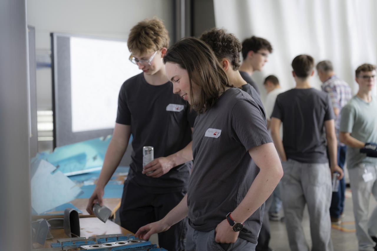 Young Spirit Unboxing-Event Lernende