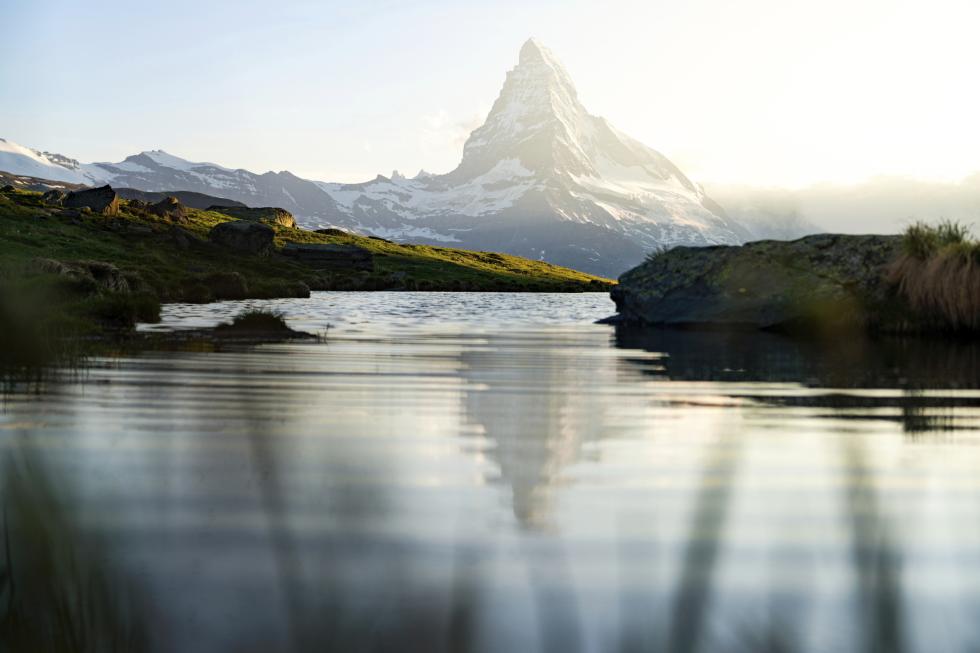 Matterhorn mit See im Vordergrund